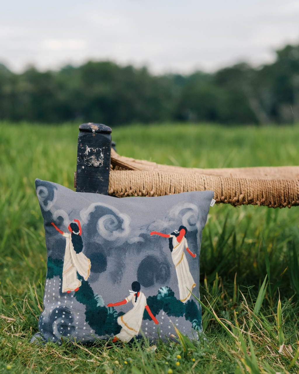 Kadhali cushion cover in black