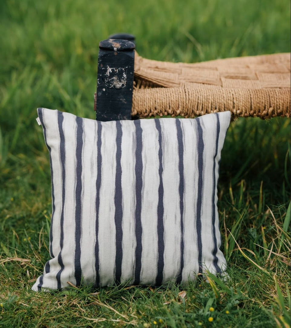 Kadhali cushion cover in black