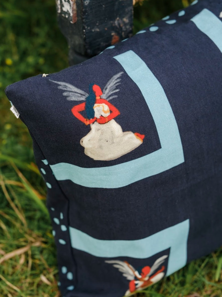 Lila cushion cover black