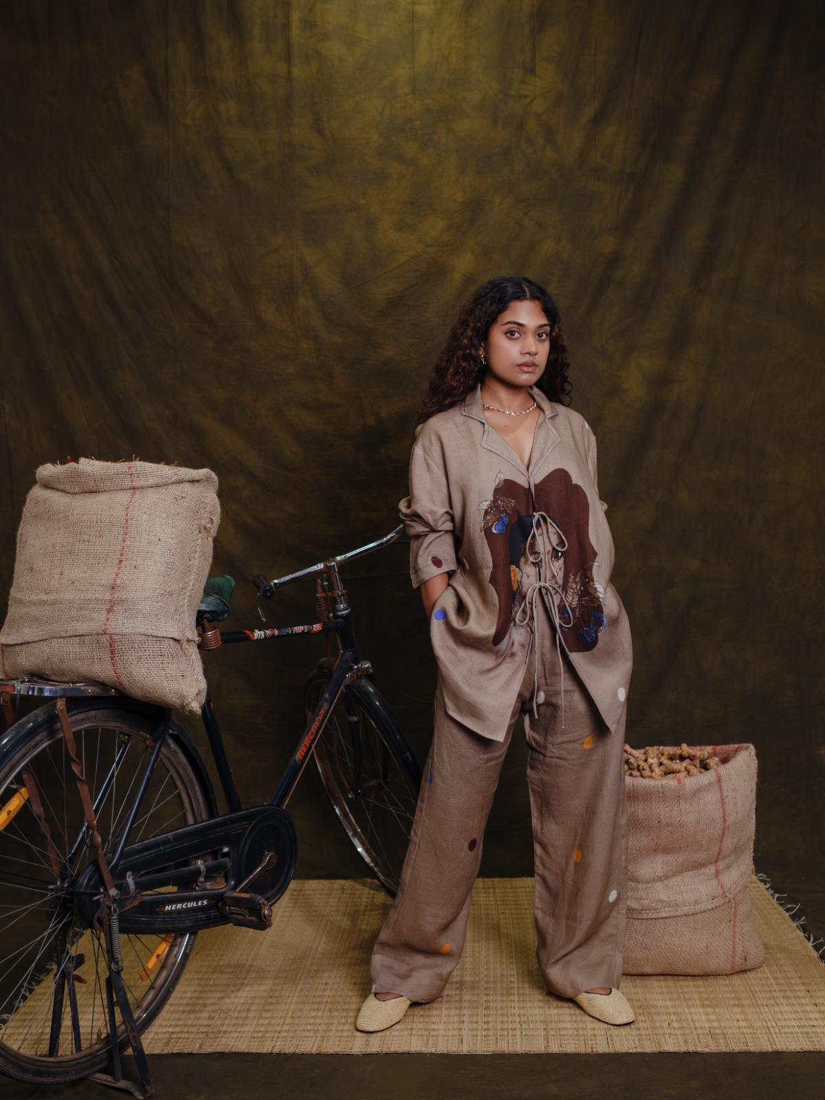 Jaathika front tie top