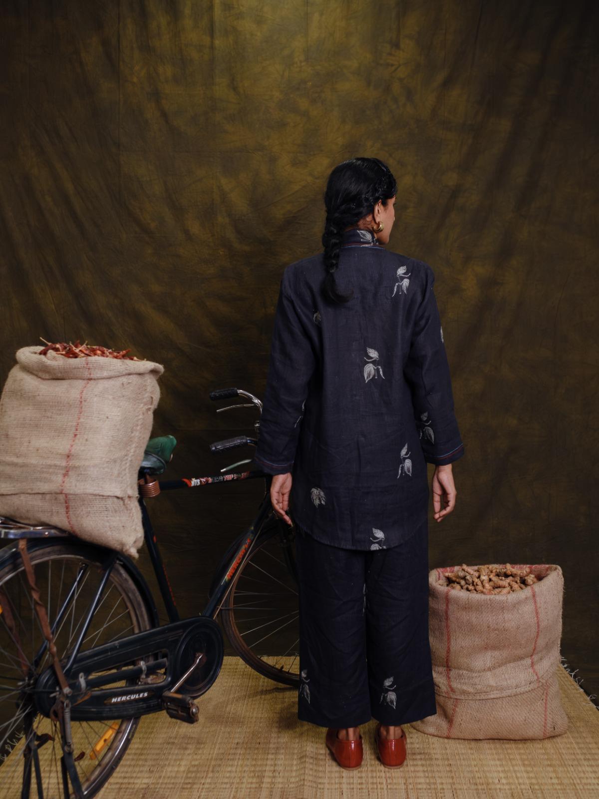 Mulaku front tie top