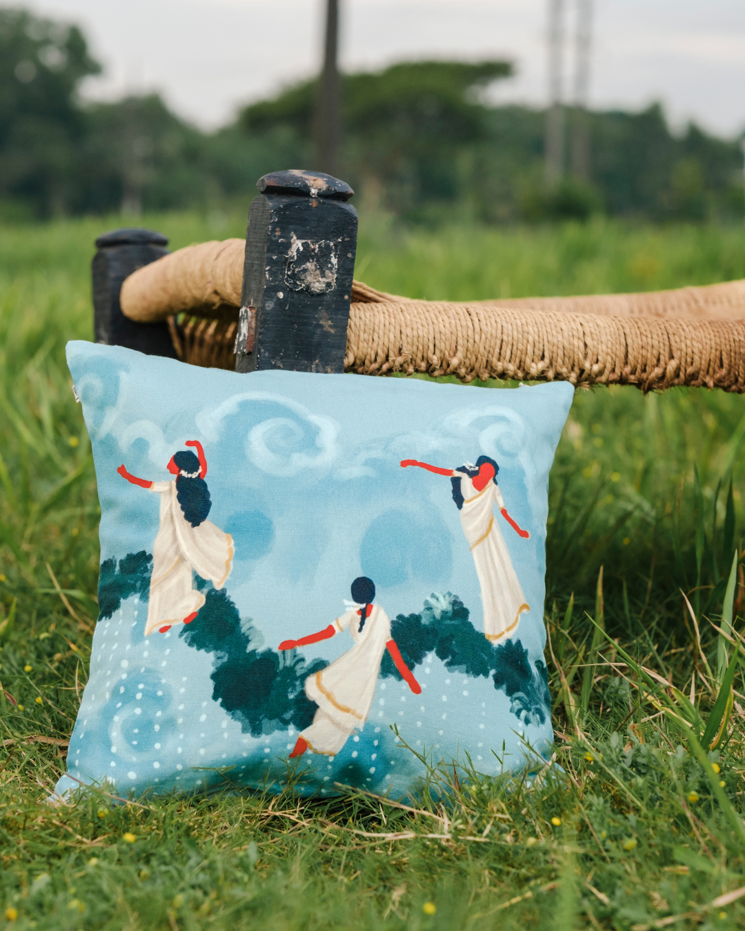 Kadhali cushion cover in blue